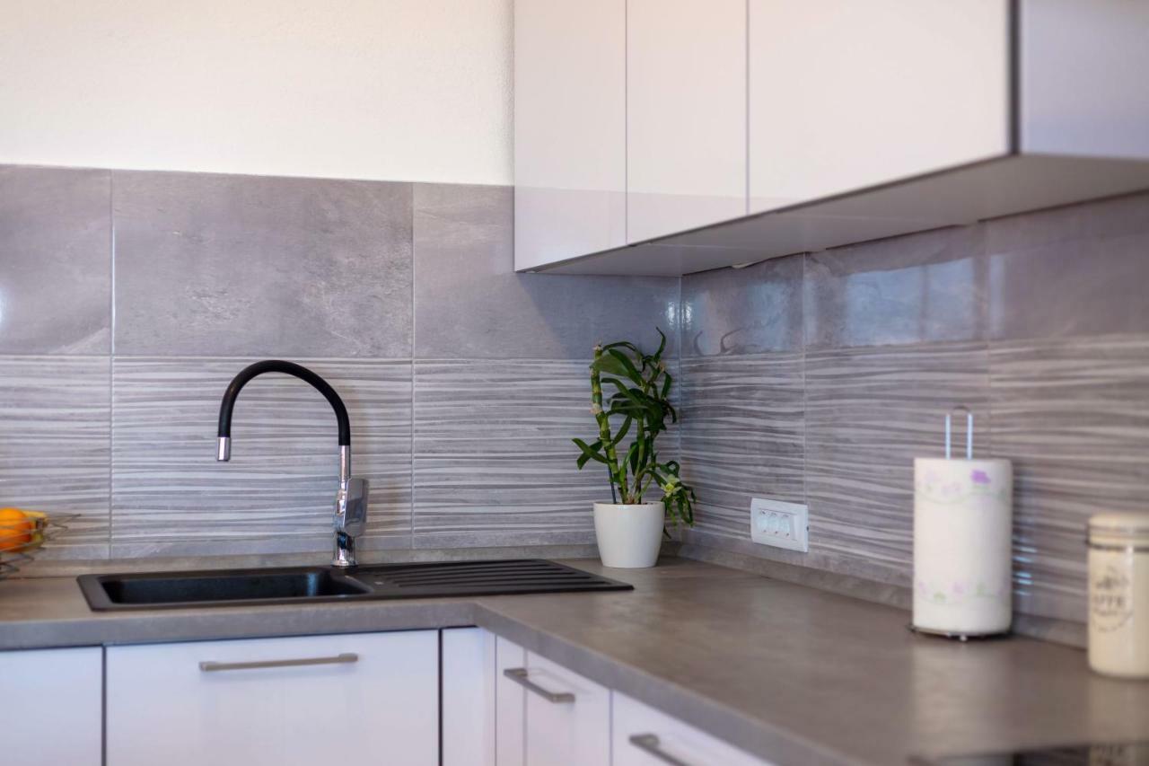 פודסטראנה Luxury Apartment Nora מראה חיצוני תמונה