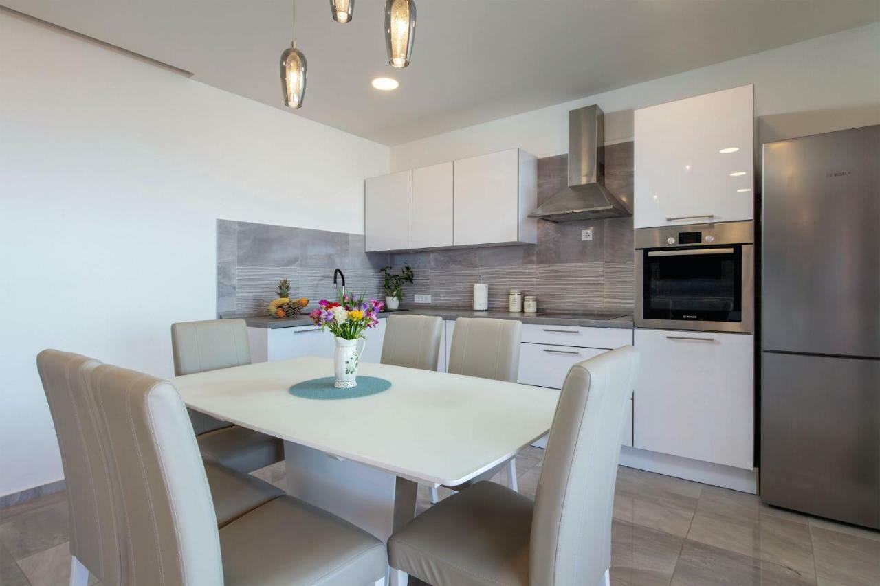 פודסטראנה Luxury Apartment Nora מראה חיצוני תמונה