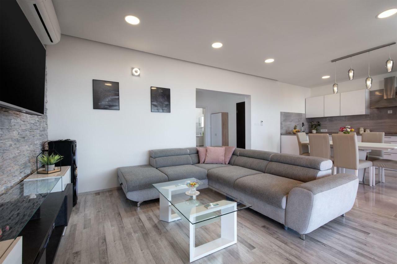 פודסטראנה Luxury Apartment Nora מראה חיצוני תמונה