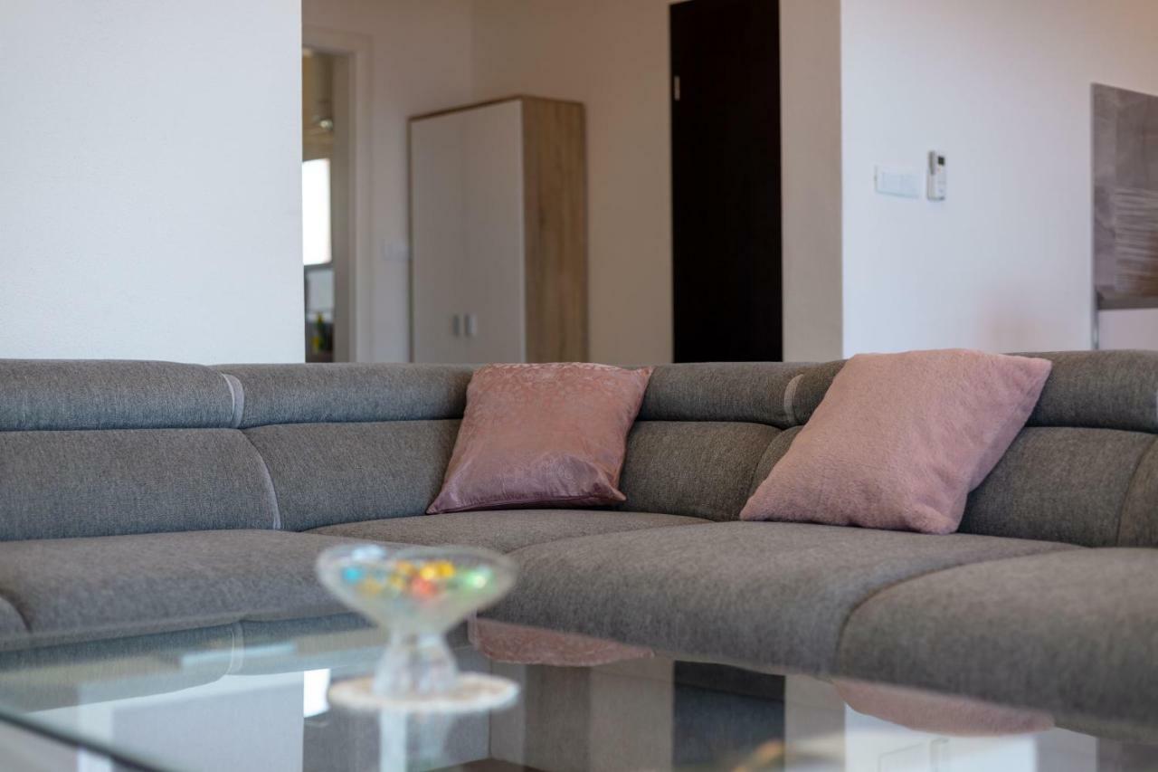 פודסטראנה Luxury Apartment Nora מראה חיצוני תמונה