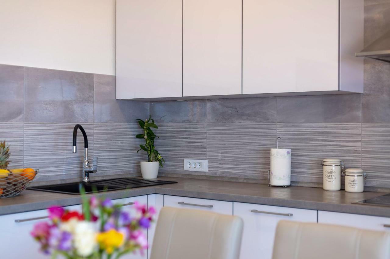 פודסטראנה Luxury Apartment Nora מראה חיצוני תמונה